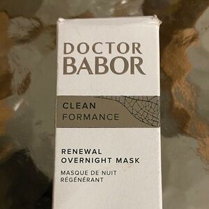 NEW Cleanformance Overnight Mask - White